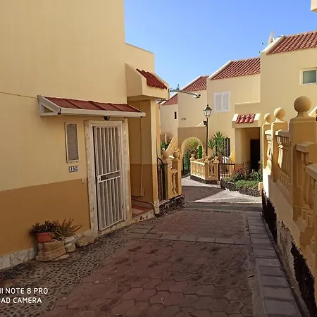 梅尔沃德 - 乔伊公寓 *