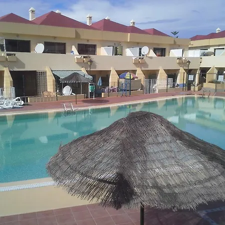 梅尔沃德 - 乔伊公寓 阿德耶